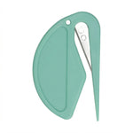 Collection de brosses de toilettage de précision pour chiens et chats, disponibles en noir, bleu ciel et rouge, dotées d'une lame de sécurité protégée pour couper les nœuds.