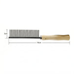 Schéma des dimensions du grand peigne pour animaux : longueur totale de 19cm et dents longues en acier de 3cm, manche ergonomique en bois, sur fond blanc.