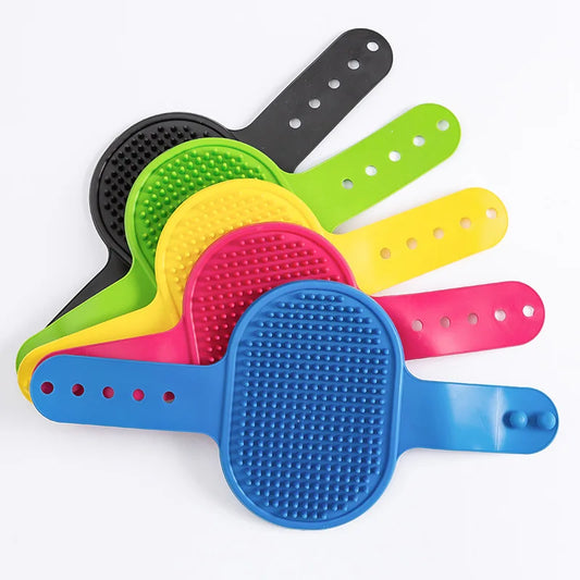 brosse de toilettage en silicone pour chien et chat avec sangle réglable, modèle multicolore pour retirer les poils morts et masser la peau